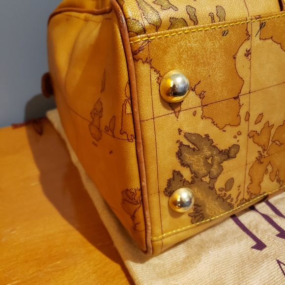 40cm Alviero Boston Bag - Picture 12 of 16